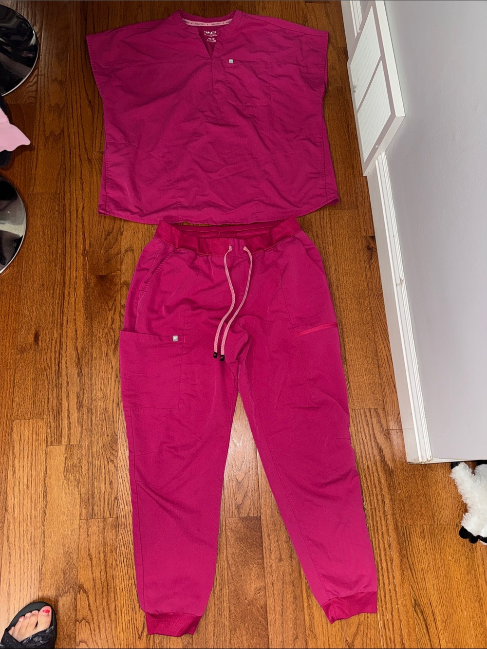 Fabletics Women's Hot Pink Jogger Scrub Set